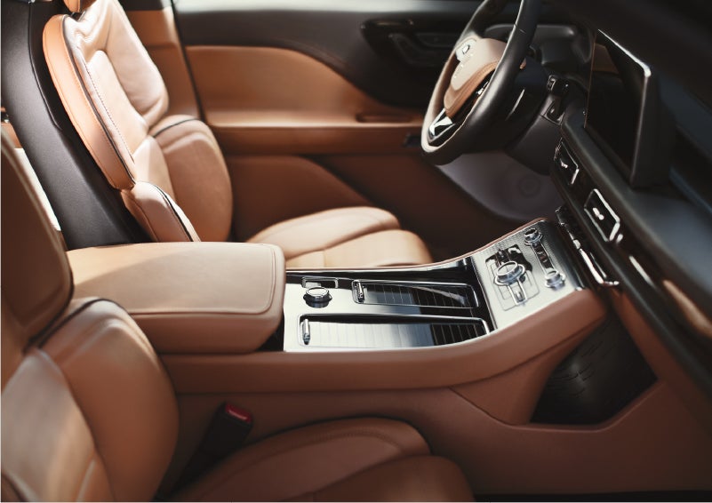 A 2023 Lincoln Aviator® Black Label model is shown in the Flight interior theme | Dave Sinclair Lincoln in St Louis MO