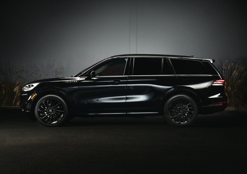 A 2024 Lincoln Aviator® SUV is shown in the Infinite Black exterior color | Dave Sinclair Lincoln in St Louis MO