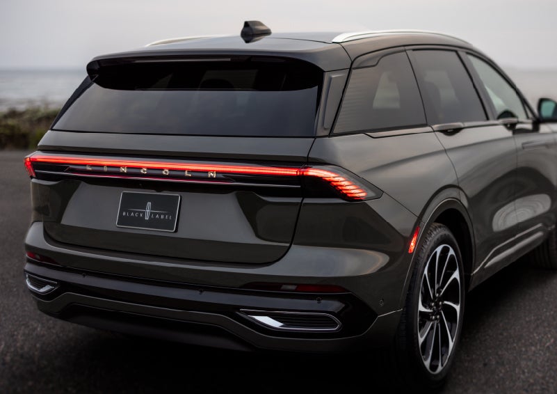 The rear of a 2024 Lincoln Black Label Nautilus® SUV displays full LED rear lighting. | Dave Sinclair Lincoln in St Louis MO